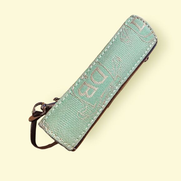 Dooney & Bourke canvas green wallet - Picture 4 of 4